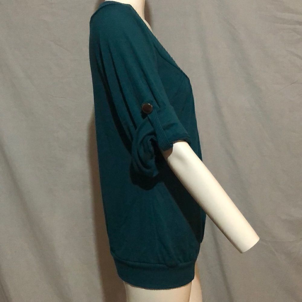 Threads Top  - Picture 4 of 7